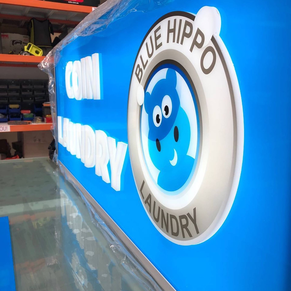 Знак лезвия с 3D -буквой поверхностью