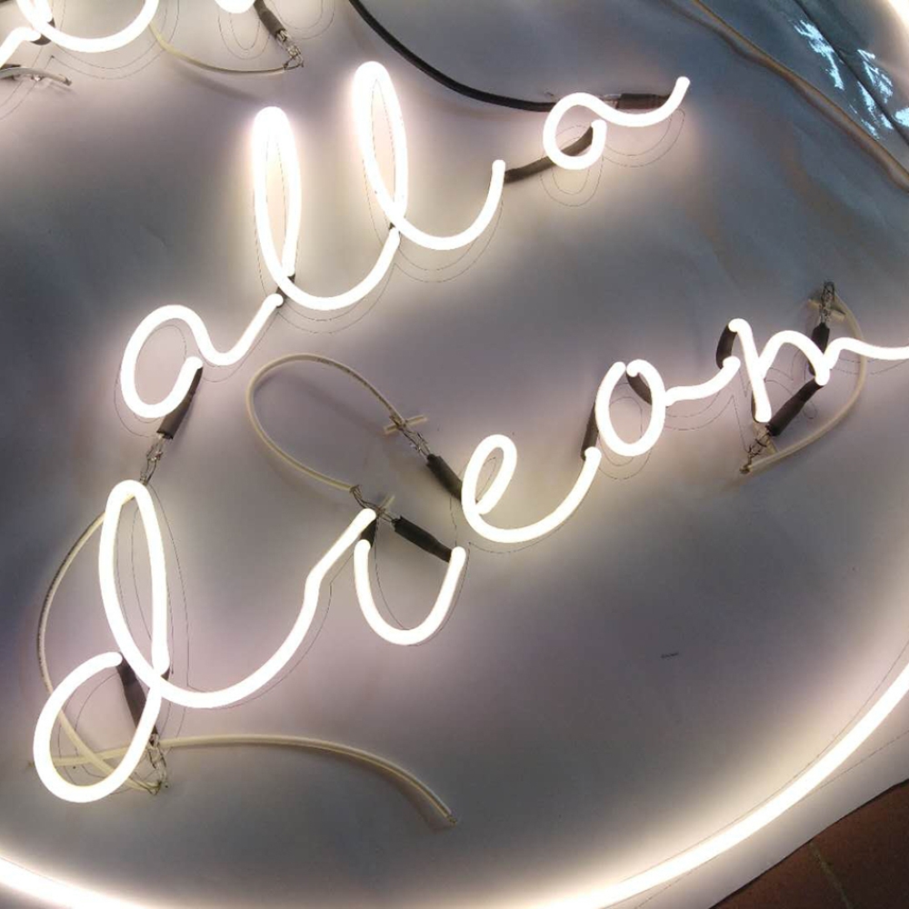 Signes de néon en verre vintage