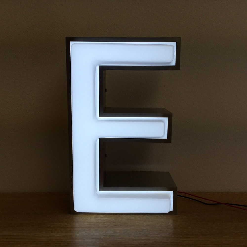 Segno formato sotto vuoto a LED