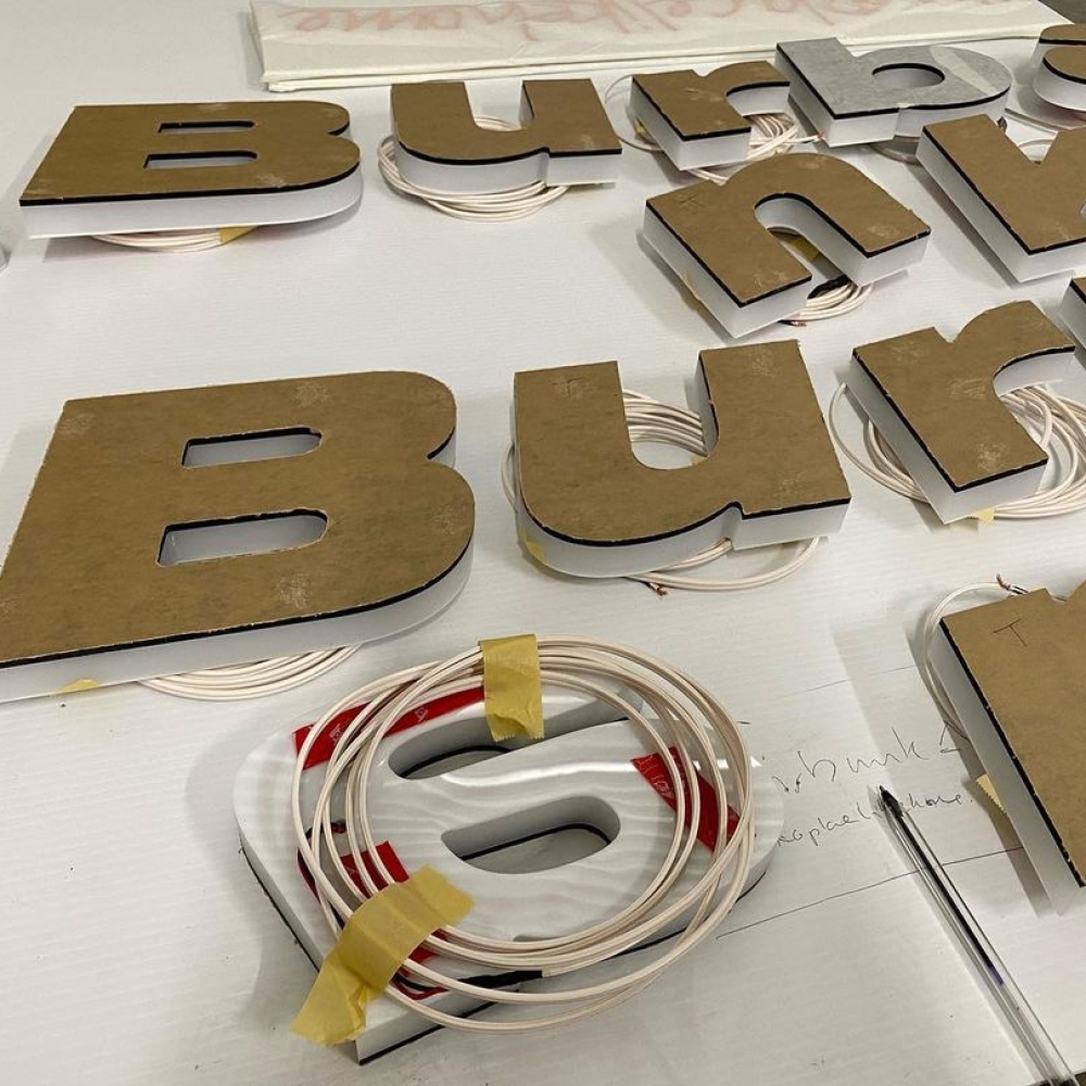 Burbank Acrilic Segno retroilluminato