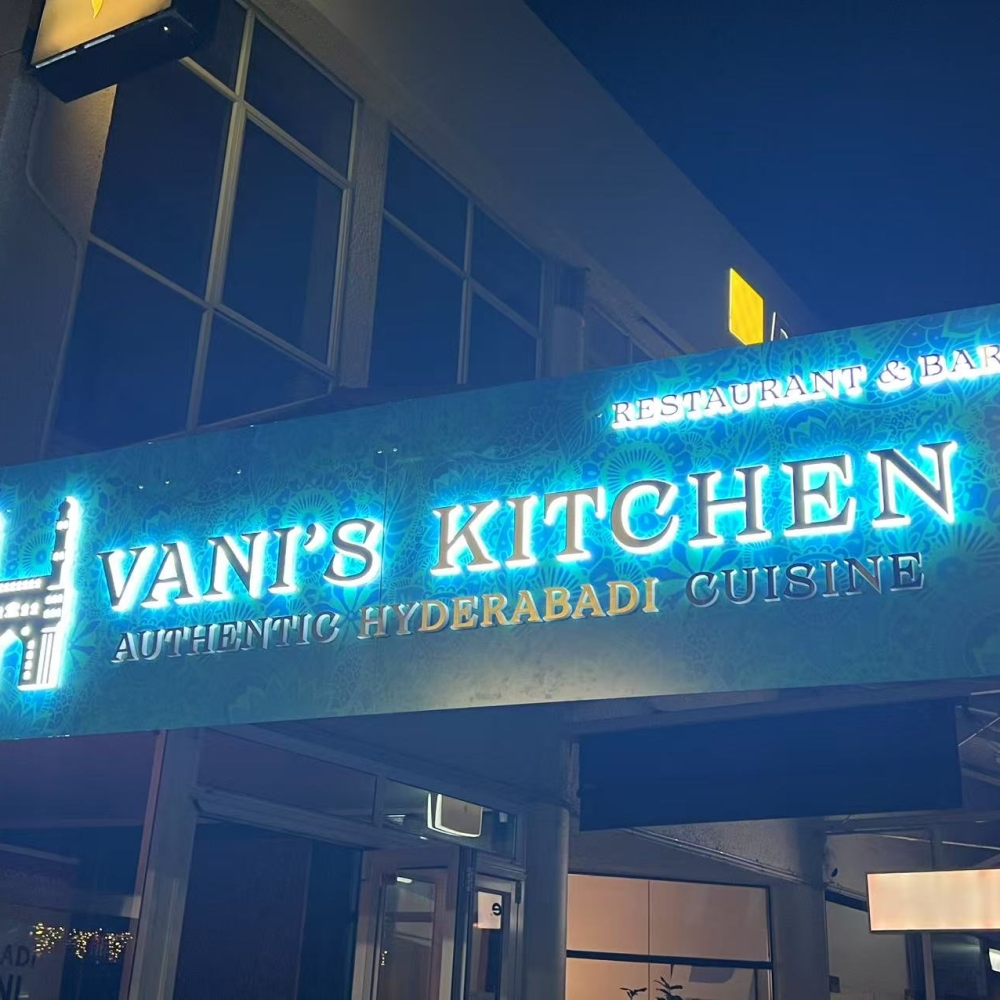 Mini lettere 3D illuminate sul lato acrilico