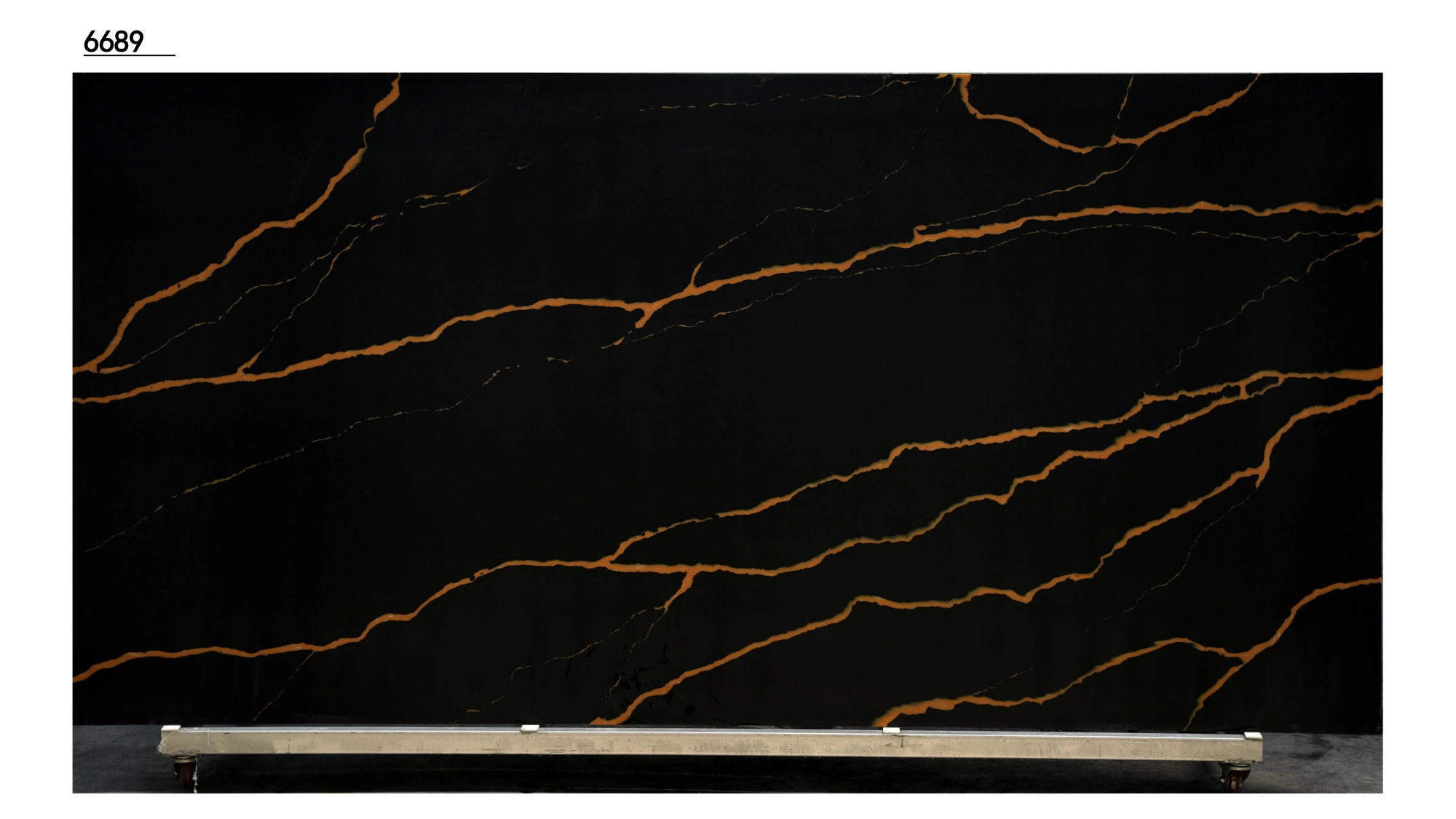 Calacatta Quartz Slab GSQ 6689 for Kitchen Countertops & Vanity Tops