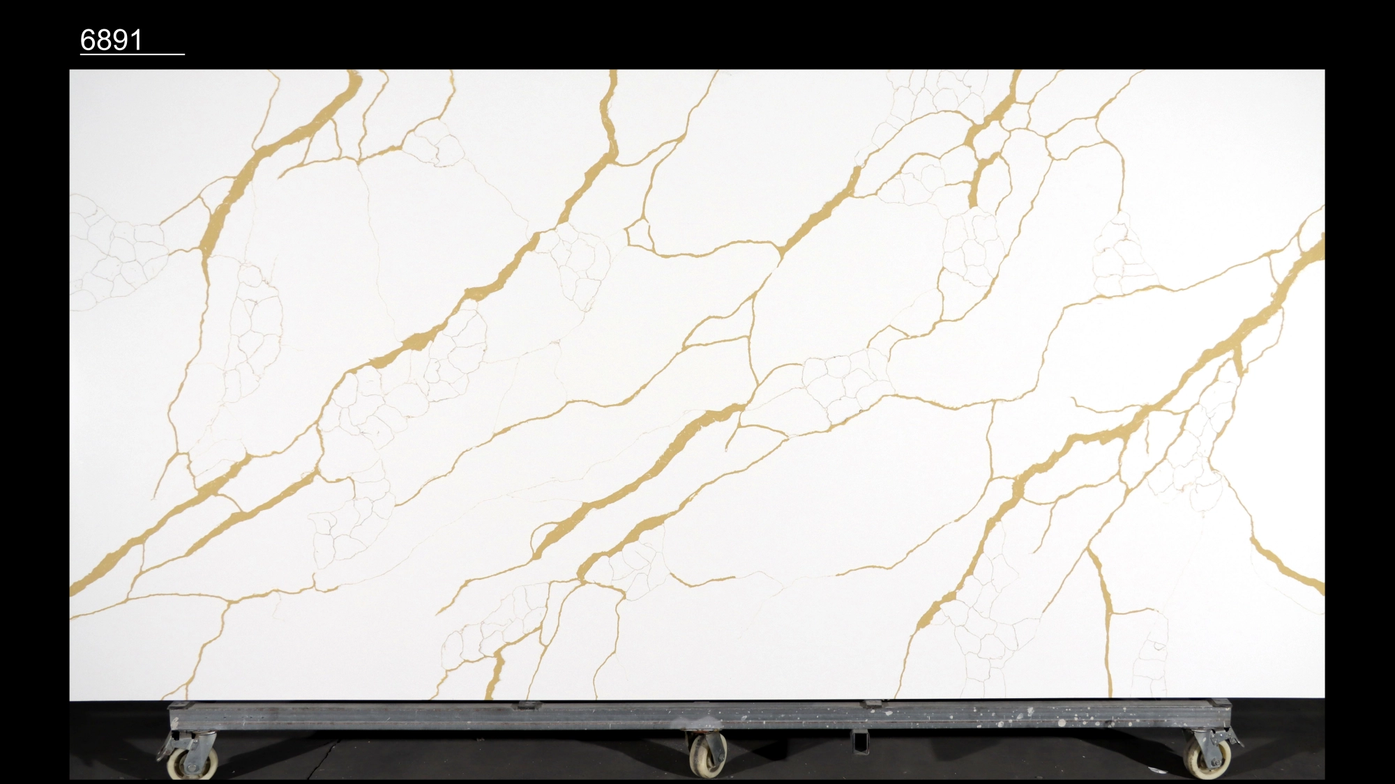 Calacatta Quartz Slab GSQ 6891 for Kitchen Countertops & Vanity Tops
