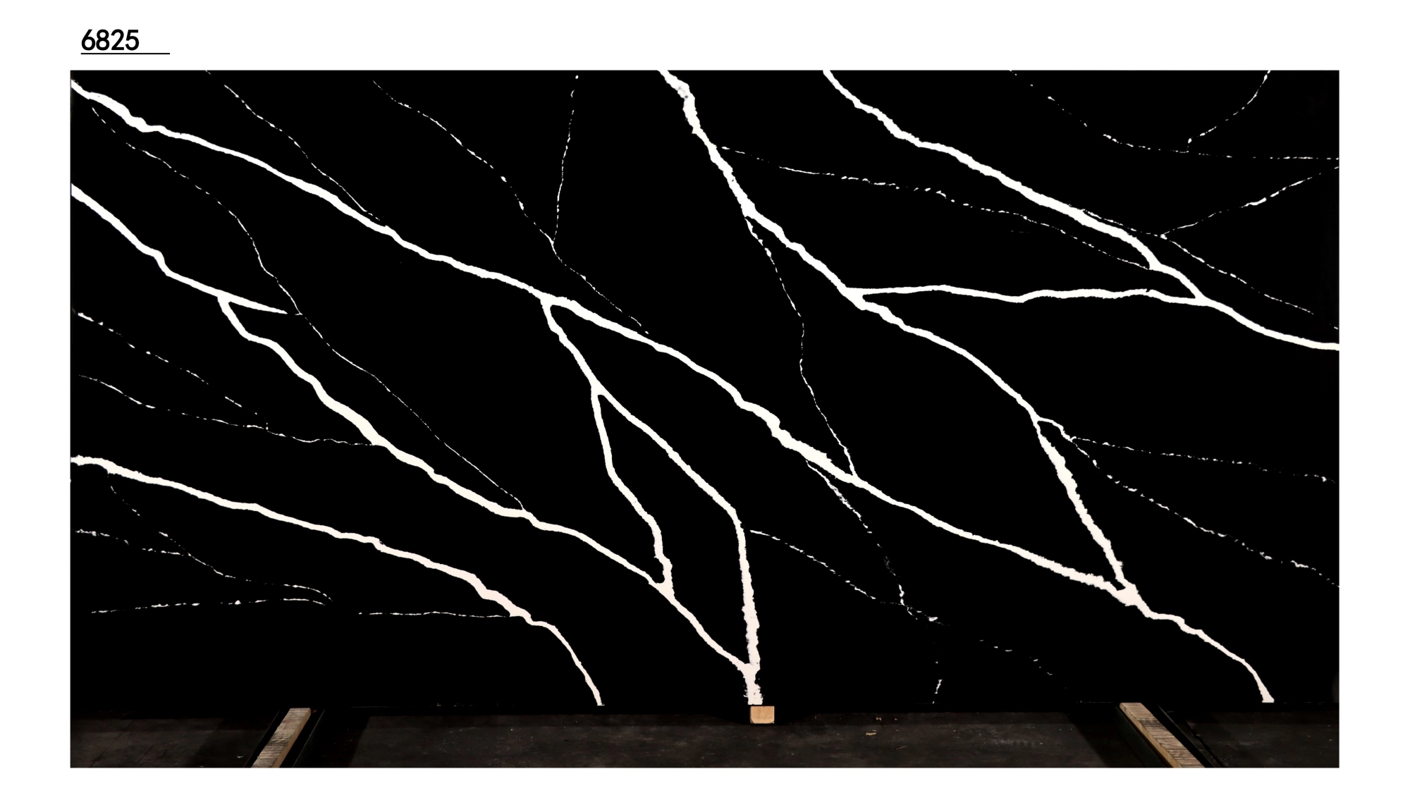 Calacatta Quartz Slab GSQ 6825 for Kitchen Countertops & Vanity Tops