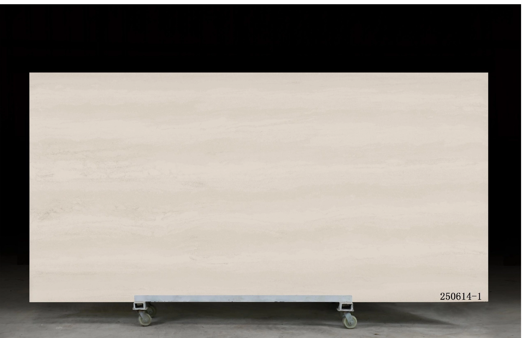 Calacatta Quartz Slab GSX 250614-1 for Kitchen Countertops & Vanity Tops
