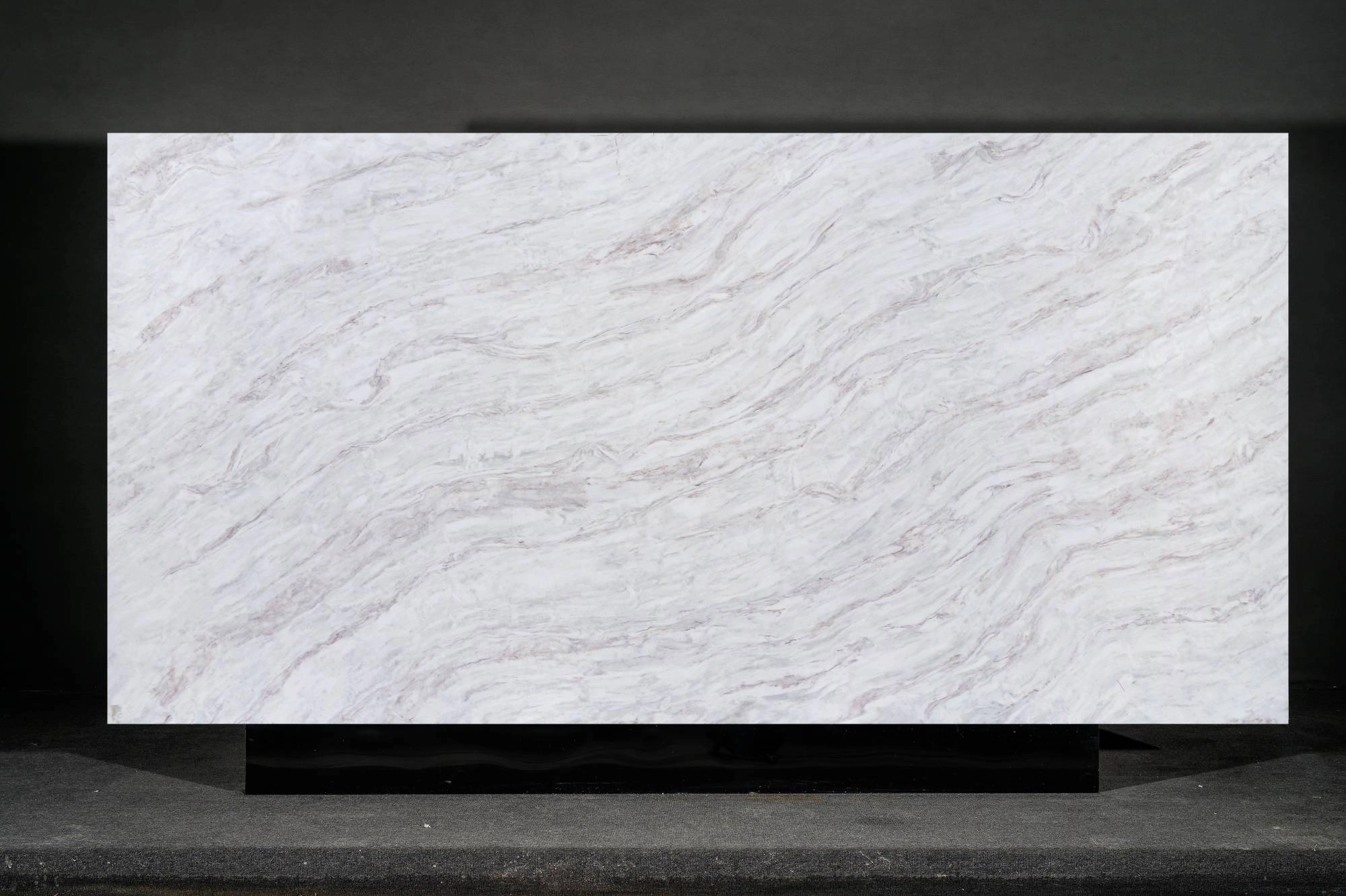 Calacatta Quartz Slab GSX FT9 for Kitchen Countertops & Vanity Tops