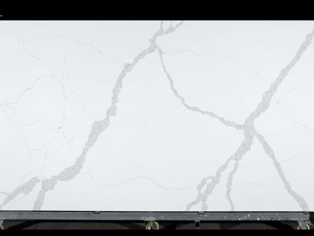 Dalle de quartz blanc Calacatta GSQ 6610 | Grand format pour plans de travail de cuisine et plans de toilette