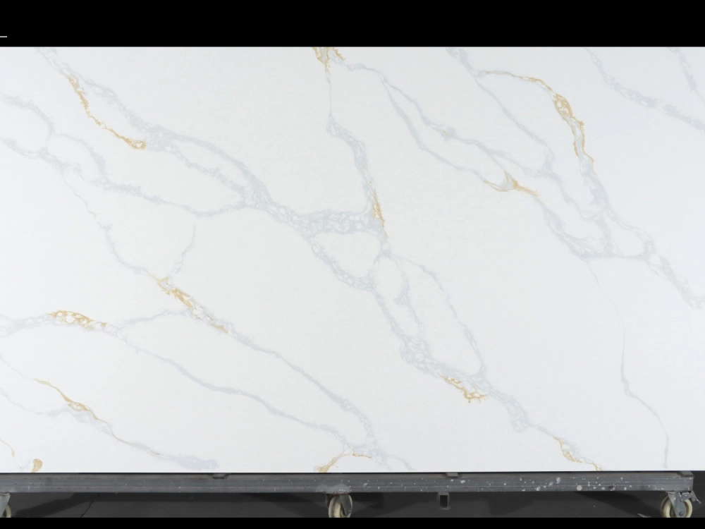 Losa de cuarzo blanco Calacatta GSQ 6626 | Formato grande para encimeras de cocina y tocadores