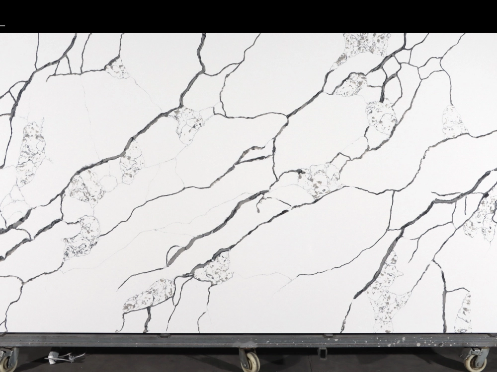 Dalle de quartz Calacatta GSQ 6643 pour plans de travail de cuisine et plans de toilette