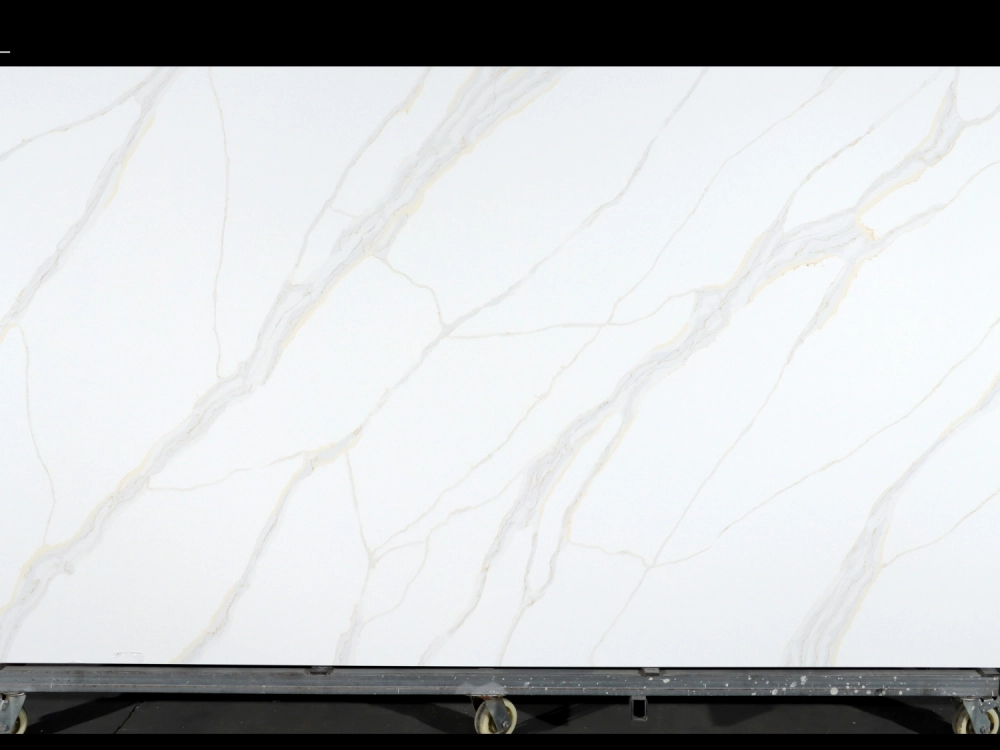 Dalle de quartz Calacatta GSQ 6742 pour plans de travail de cuisine et plans de toilette
