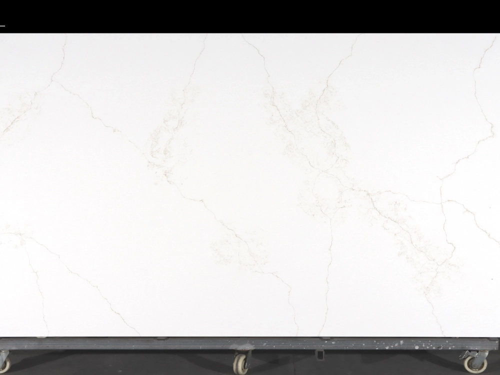 Dalle de quartz Calacatta GSQ 6912 pour plans de travail de cuisine et plans de toilette
