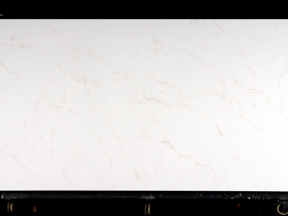 Dalle de quartz Calacatta GSQ 6926 pour plans de travail de cuisine et plans de toilette