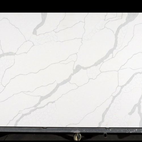 Dalle de quartz Calacatta GSQ 6633 | Grand format pour plans de travail de cuisine et plans de toilette