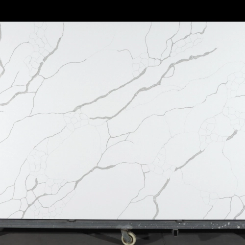 Dalle de quartz Calacatta GSQ 6636 | Grand format pour plans de travail de cuisine et plans de toilette