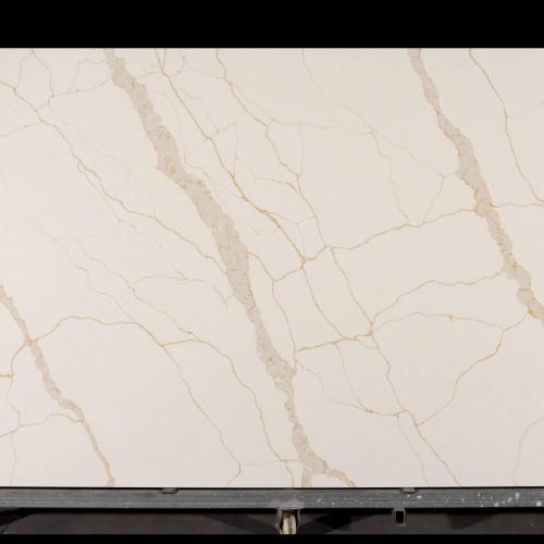 Dalle de quartz Calacatta GSQ 6638 pour plans de travail de cuisine et plans de toilette