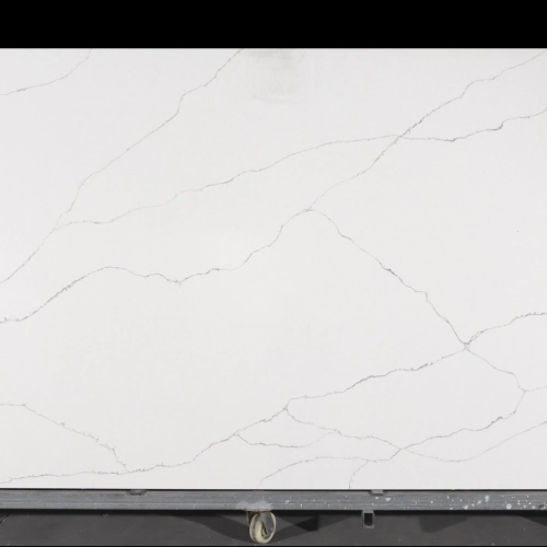 Dalle de quartz Calacatta GSQ 6646 pour plans de travail de cuisine et plans de toilette