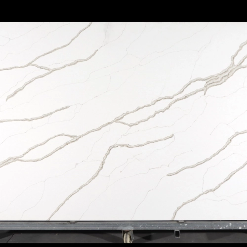 Dalle de quartz Calacatta GSQ 6738 pour plans de travail de cuisine et plans de toilette