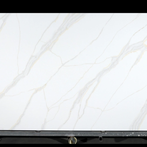 Dalle de quartz Calacatta GSQ 6742 pour plans de travail de cuisine et plans de toilette