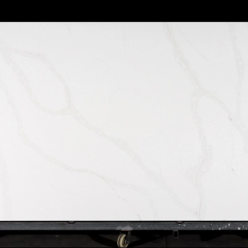 Dalle de quartz Calacatta GSQ 6748 pour plans de travail de cuisine et plans de toilette