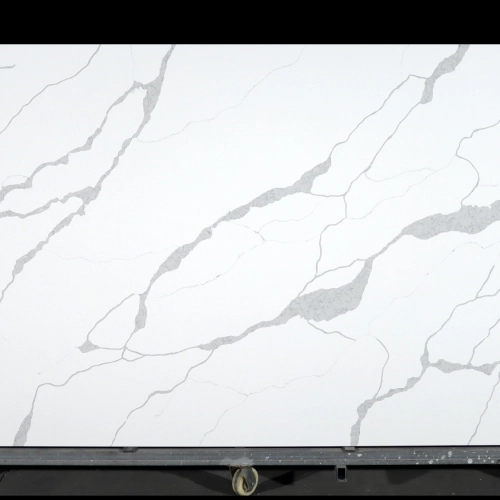 Dalle de quartz Calacatta GSQ 6803 pour plans de travail de cuisine et plans de toilette