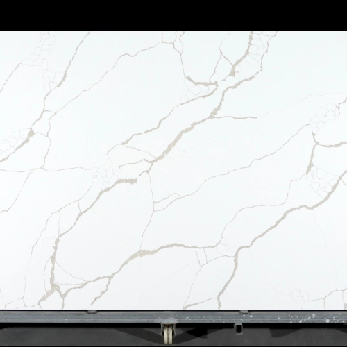 Dalle de quartz Calacatta GSQ 6861 pour plans de travail de cuisine et plans de toilette