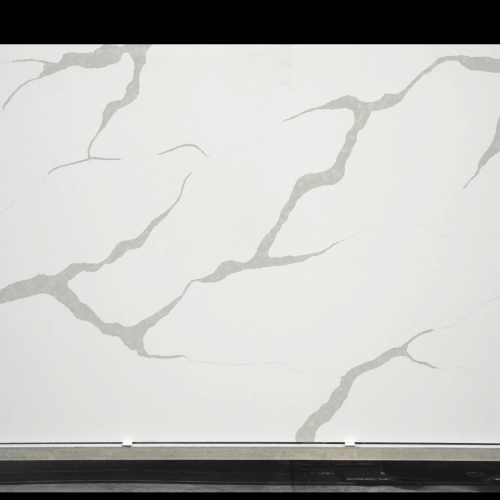 Dalle de quartz Calacatta GSQ 6653 pour plans de travail de cuisine et plans de toilette