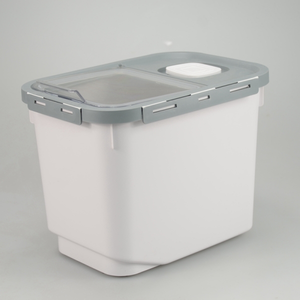 récipients en plastique pour conserver les aliments pour chiens