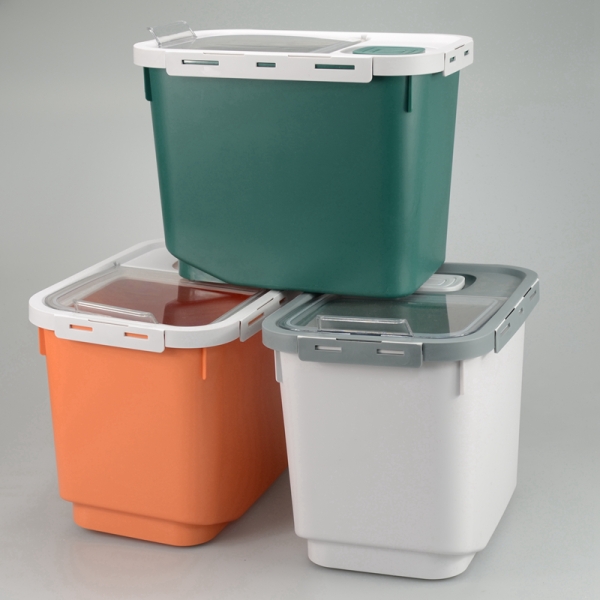 récipients en plastique pour conserver les aliments pour chiens