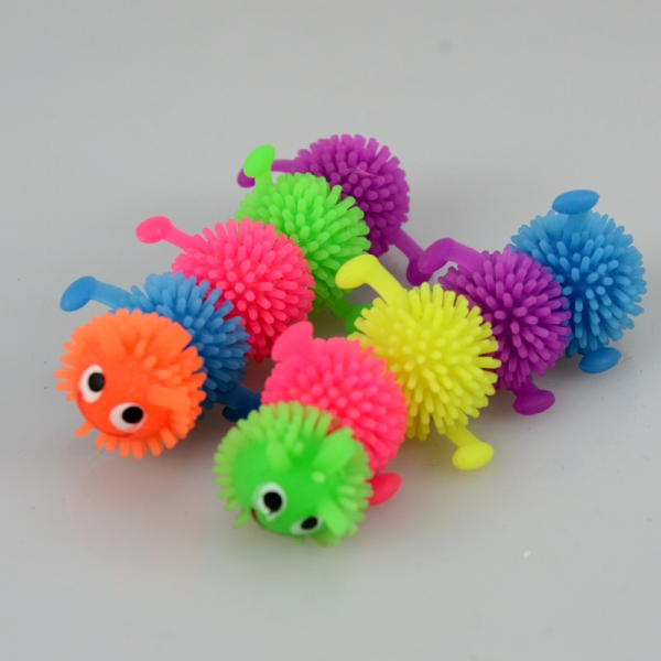 كرة زغبية لألعاب القطط البلاستيكية للحيوانات الأليفة